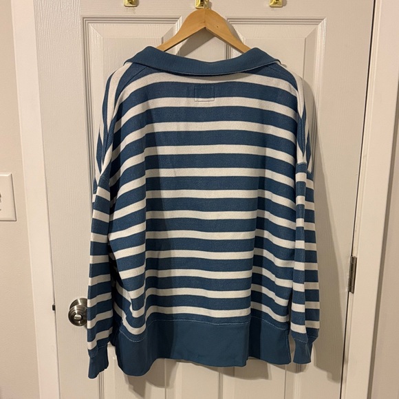 American Eagle Outfitters Cozy Sweatshirt - Picture 6 of 6